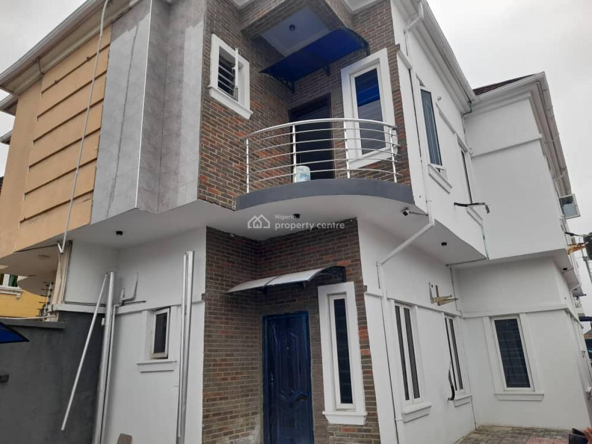 4 Bedrooms Semi-detached With A Room Bq