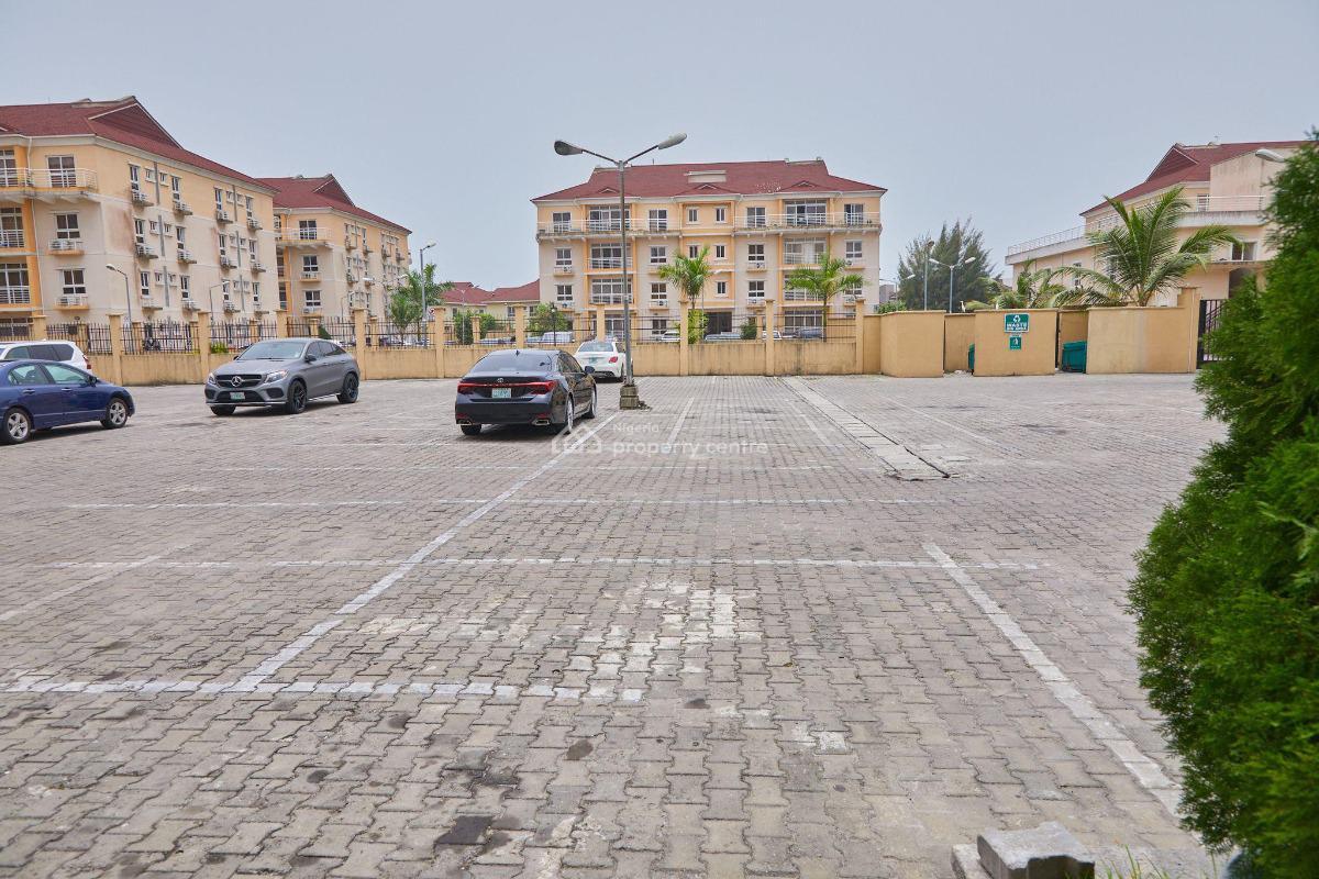 A Well Finished 3 Bedroom Penthouse In A Fully Serviced Estate.