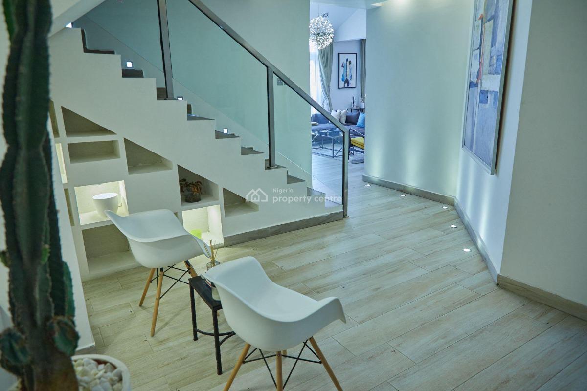 A Well Finished 3 Bedroom Penthouse In A Fully Serviced Estate.