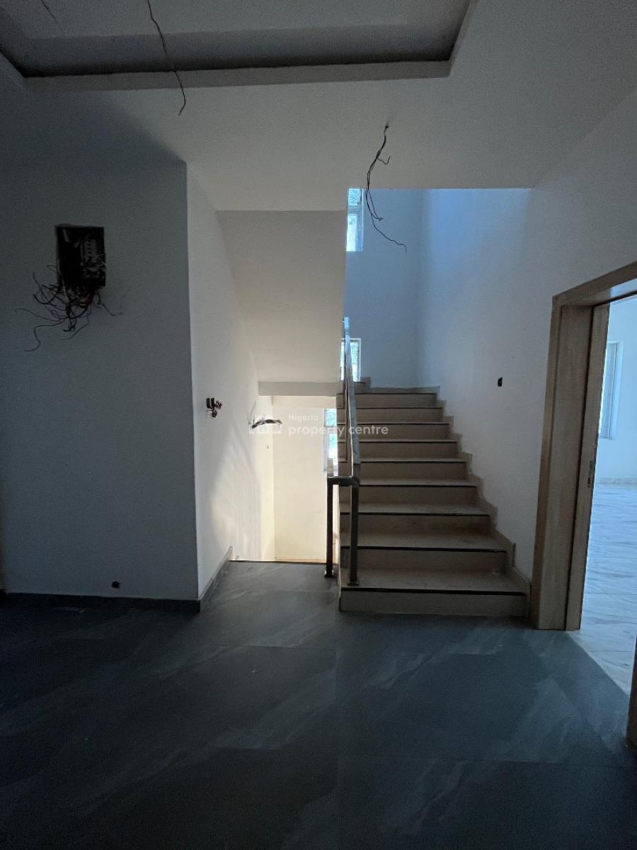 4 bedroom semi-detached duplex for sale