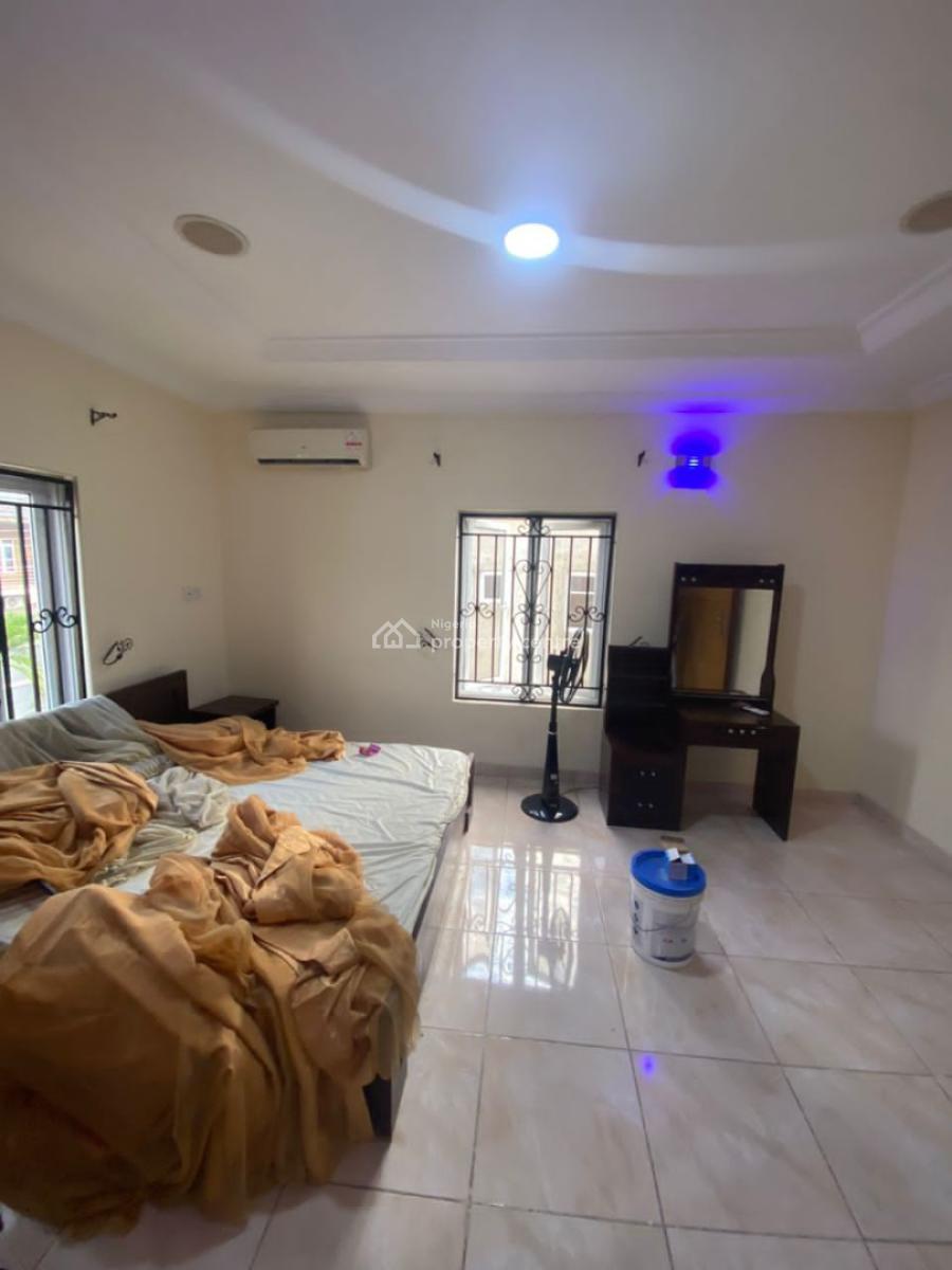 Self contain (single rooms) for rent
