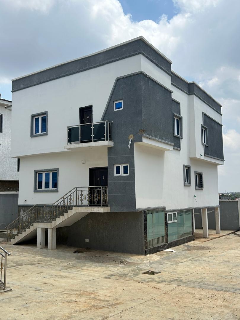 5 Bedroom  Detached Duplex