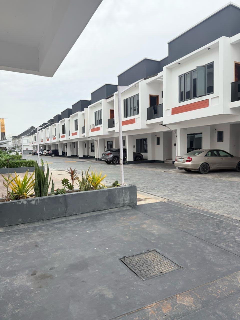Fully service 4bedroom Terrace Duplex