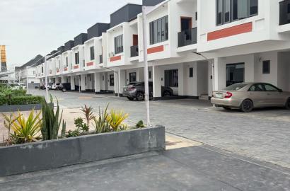Fully service 4bedroom Terrace Duplex with fitted kitchen with amenities, large living room, swimming pool, gym, 24hrs of Electricity and security everyday and ample packing space at Platinum way IKATE/OSAPA