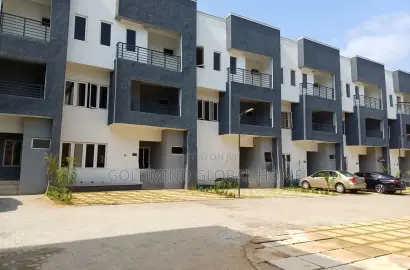4bdrm Townhouse/Terrace in Mabushi for sale