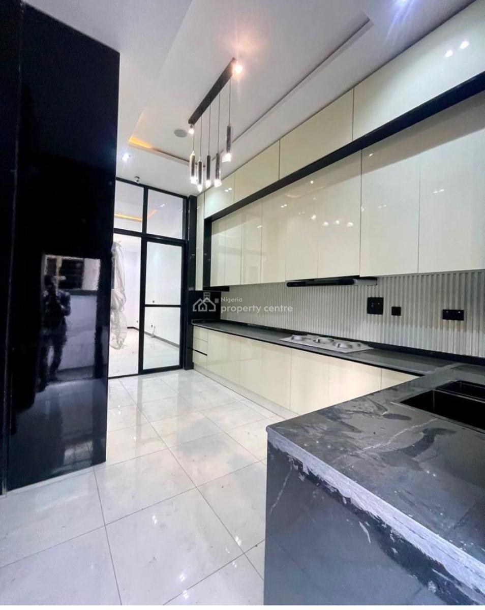 4 bedroom semi-detached duplex for sale
