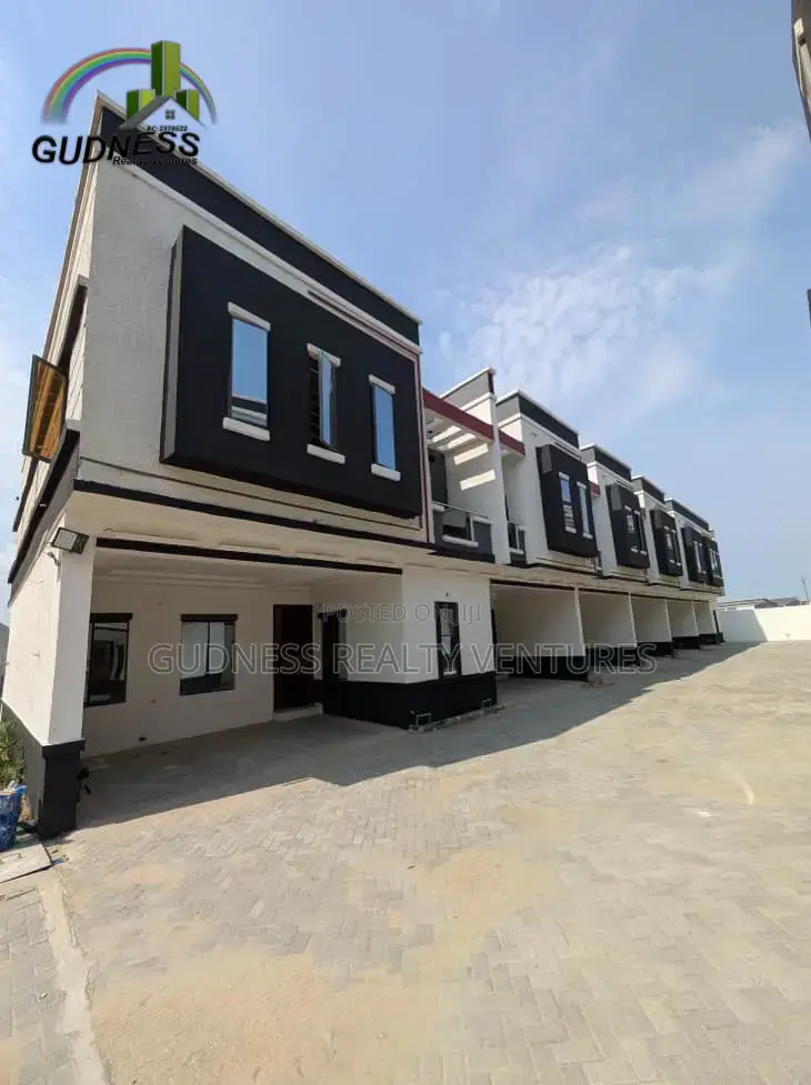 2bdrm Townhouse/Terrace in Lekki for sale
