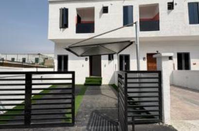 4 bedroom terraced duplex for sale