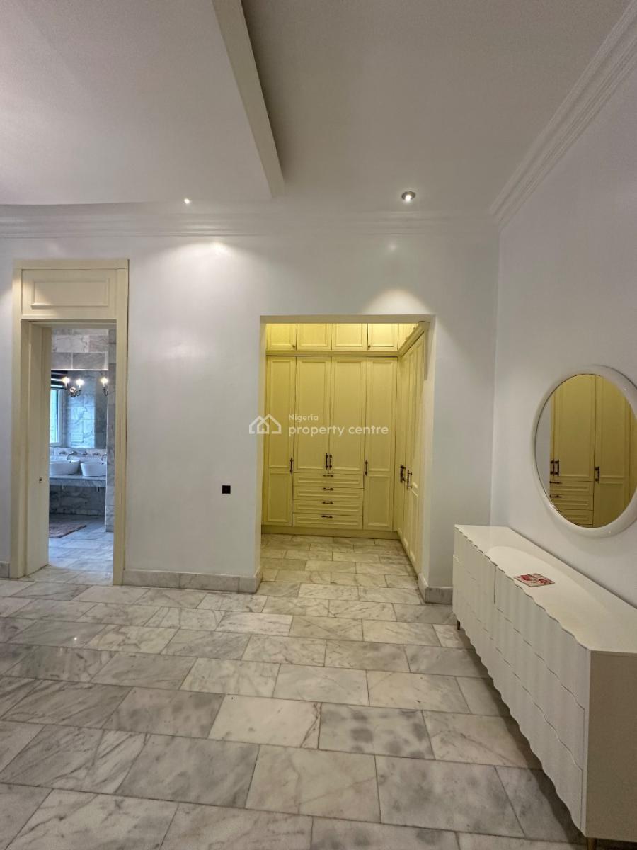 Luxury 3 Bedroom Apartment With A Bq