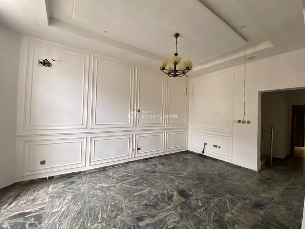 4 bedroom semi-detached duplex for rent