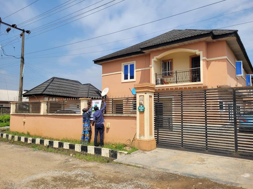 2 units of a story building consist of 3-bedroom flat up and a 2-bedroom down at the front and a 2-bedroom up, 2-bedroom down at the back on a corner-piece land