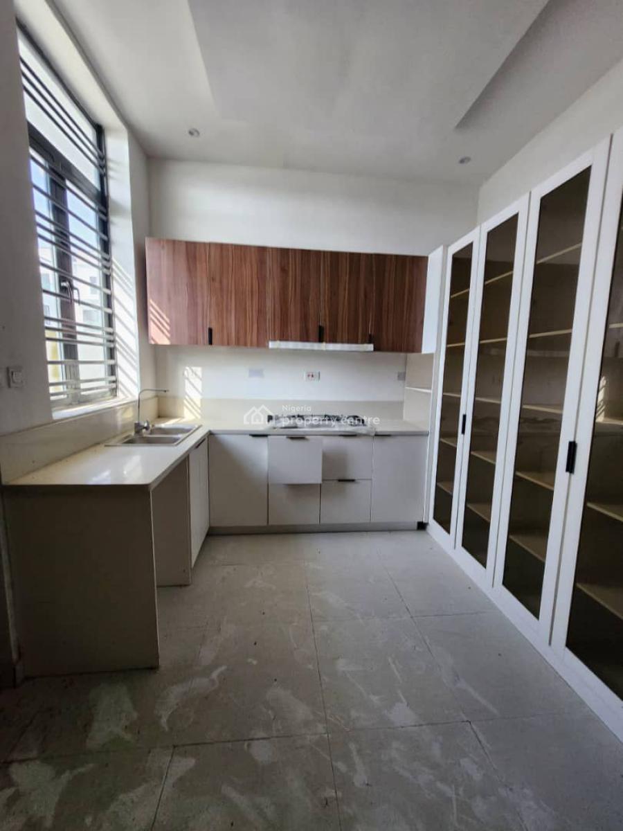4 bedroom semi-detached duplex for rent