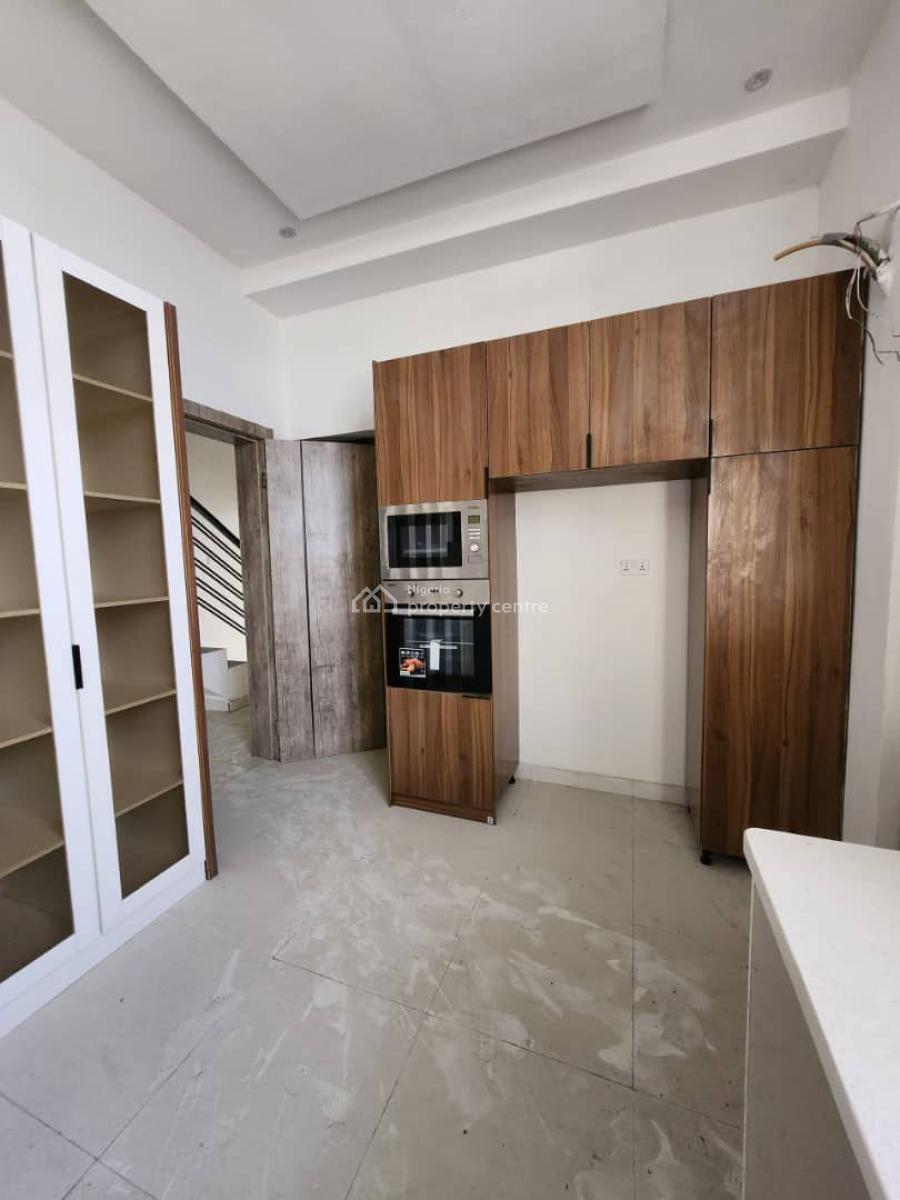 4 bedroom semi-detached duplex for rent