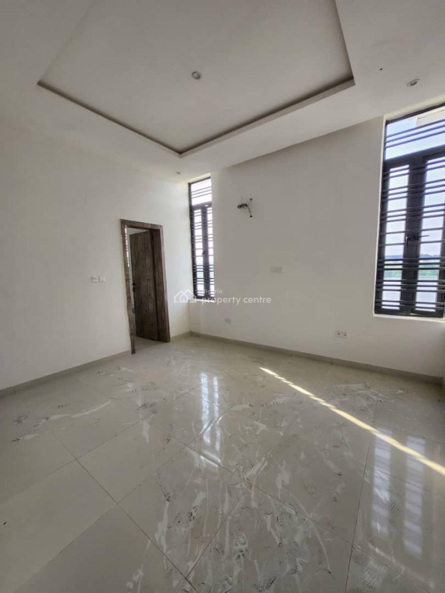 4 bedroom semi-detached duplex for rent