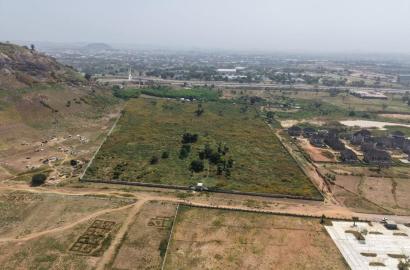 WELL LOCATED MIXED USE (COMPREHENSIVE DEVELOPMENT) BY CITY GATE  SIZE: *9.22 HECTARES  PRICE : 9 BILLION NAIRA