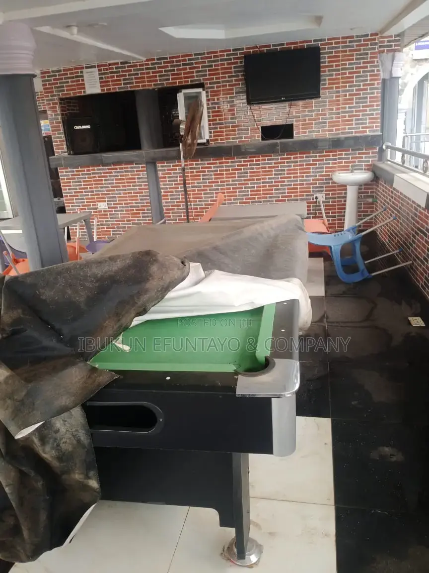 Hotel With Furnished 12 Rooms en Suite for Lease