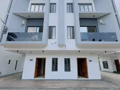 Semi-detached duplex for sale  Nicely Built 4 Bedroom Semi Detached Duplex with BQ Surulere, Lagos