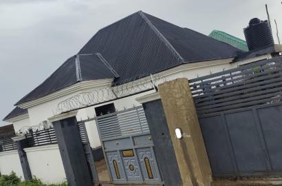 Three bedroom bungalow  BARANGONI BWARI  50m net price Inspection few 15k