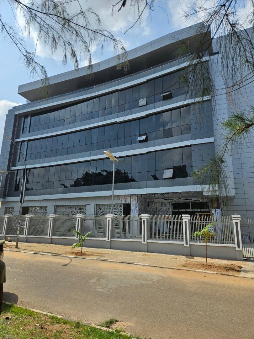 FOR LEASE OF COMMERCIAL BUILDING - WUSE 2 ABUJA. FULL DESCRIPTION OF THE PROPERTY