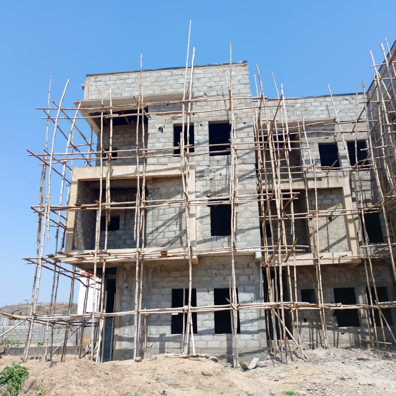 4 Units of 4 bedroom terrace duplexes,each comes with attached bq, 2 living rooms,  guest toilet, and spacious balcony for all 4 bedrooms.Land size:  #1,100 sqm Loc: Guzape Main.