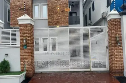 5bdrm Penthouse in Canal West Estate, Lekki Phase 2 for rent