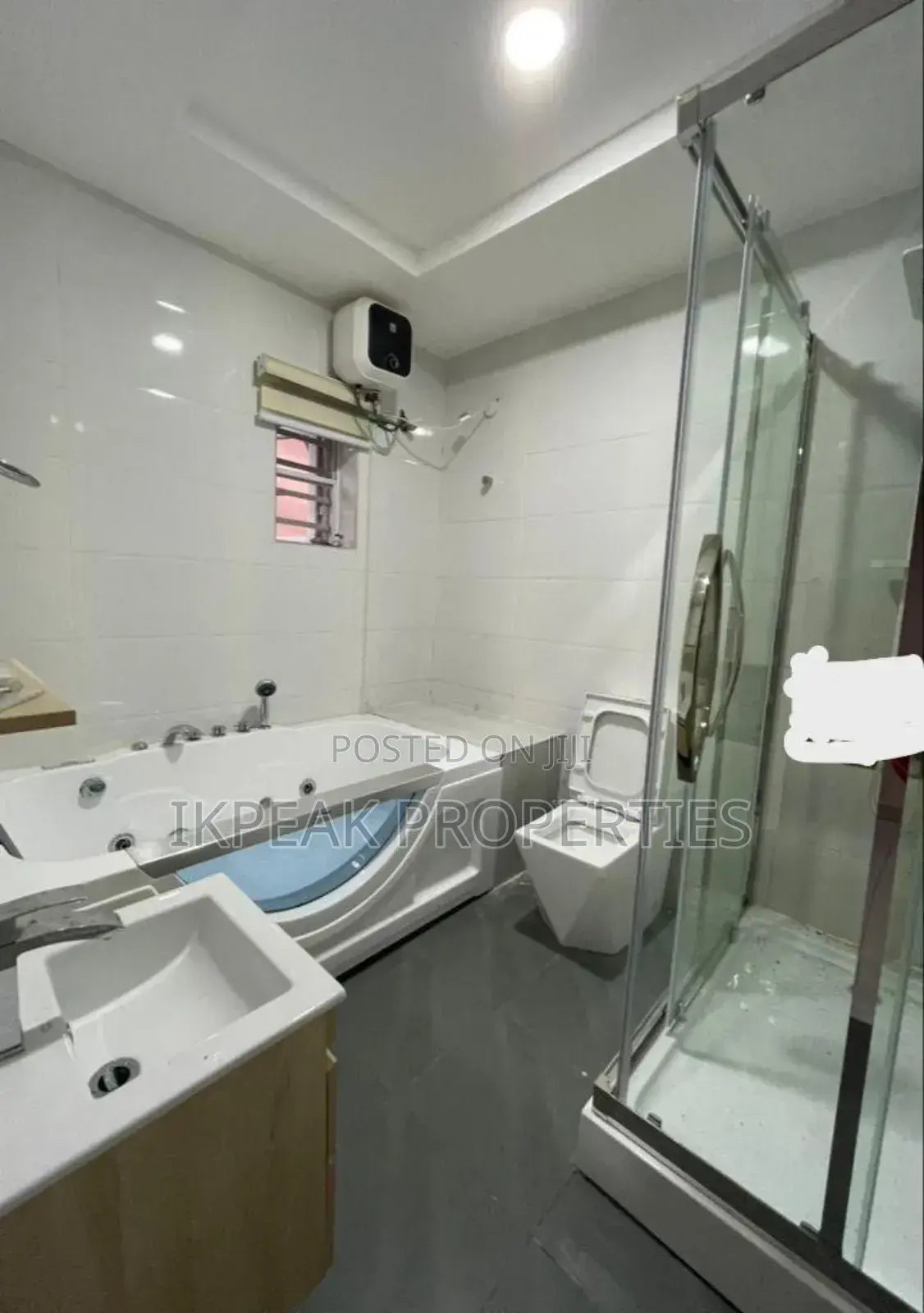 5bdrm Penthouse in Canal West Estate, Lekki Phase 2 for rent