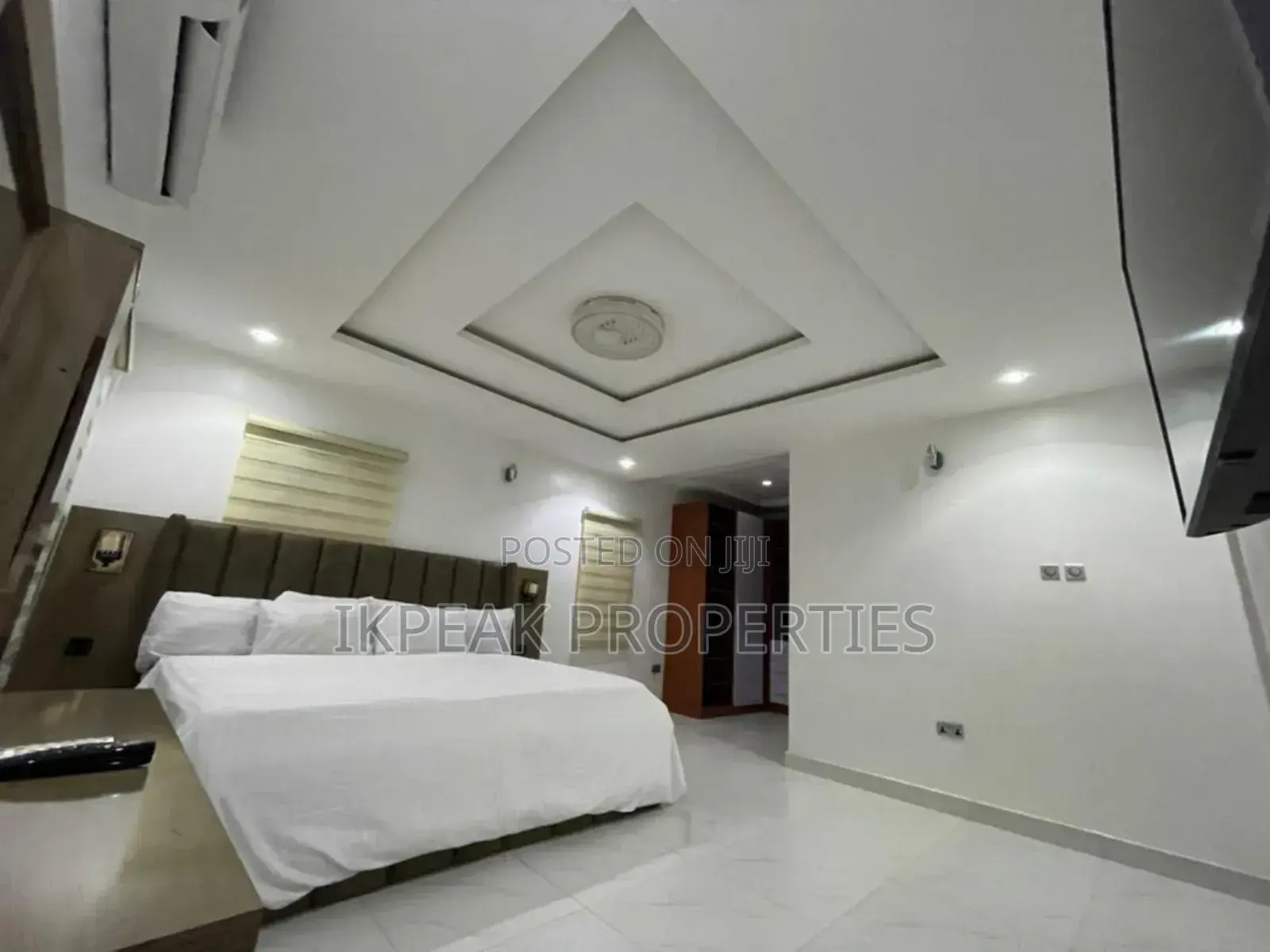 5bdrm Penthouse in Canal West Estate, Lekki Phase 2 for rent