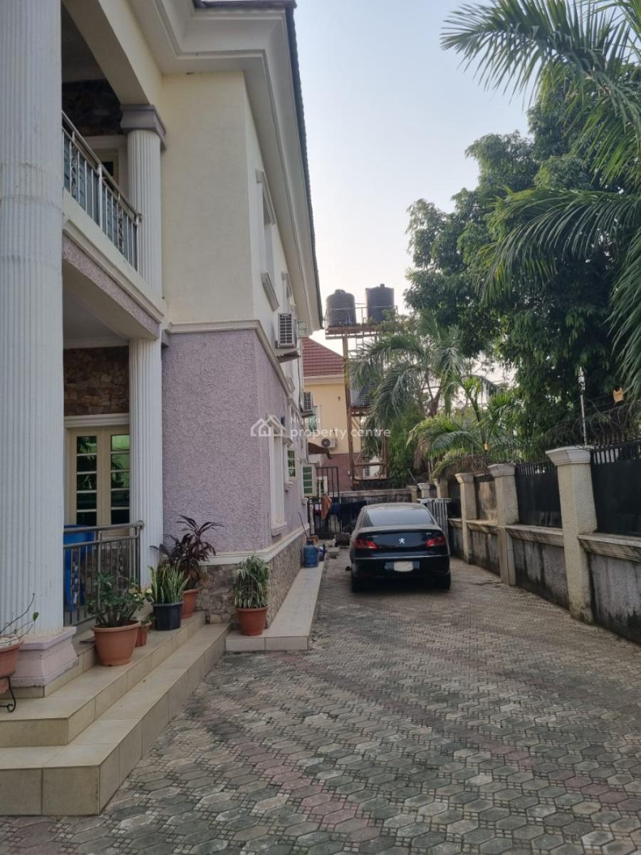 4 bedroom detached duplex for sale