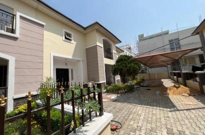 TO LET  TASTEFULLY AND 4 BEDROOM DETACHED DUPLEX WITH FITTED KITCHEN AND WITH 2 ROOMS BQ