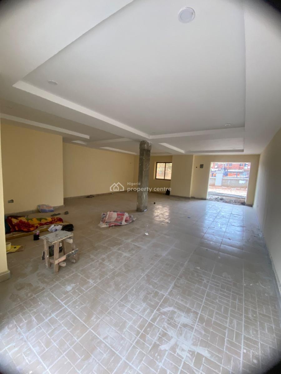 Plaza / complex / mall for sale