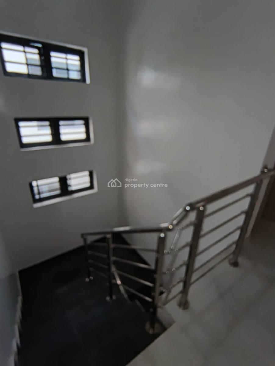 4 bedroom detached duplex for rent