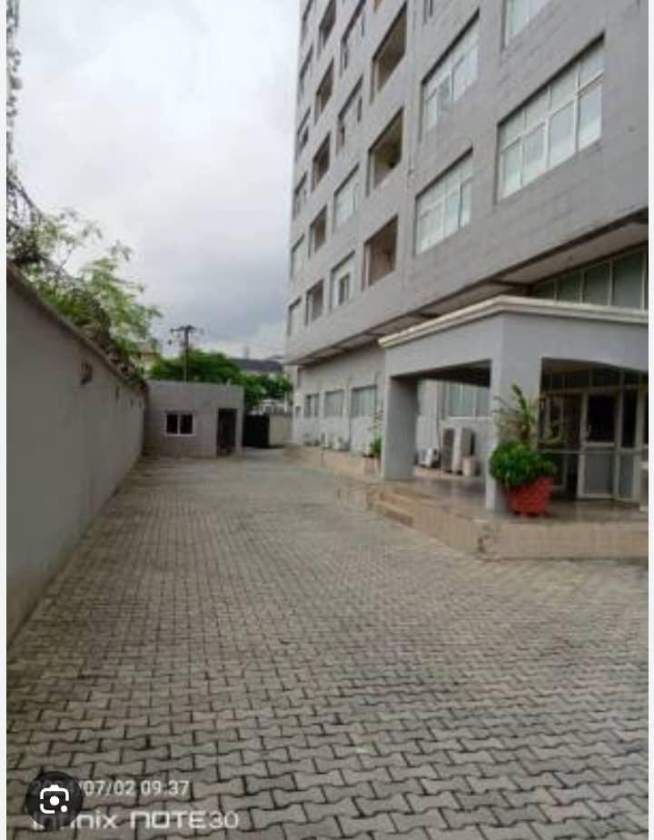 7 FLOOR OFFICE COMPLEX IN ONIRU, VICTORIA ISLAND, LAGOS LAND SIZE:- 2,704.728 SQM Currently On 7-Floors But Pilled For 15 Floors