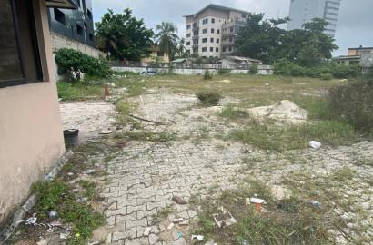 Joint Ventures:Size:2,372.472Sqm of bare land  Location:Chartered Bank Close,Off ldejo Street,Victoria lsland Title:C of O Value:4b Proposal:Minimum 15 Floors Block of Flats