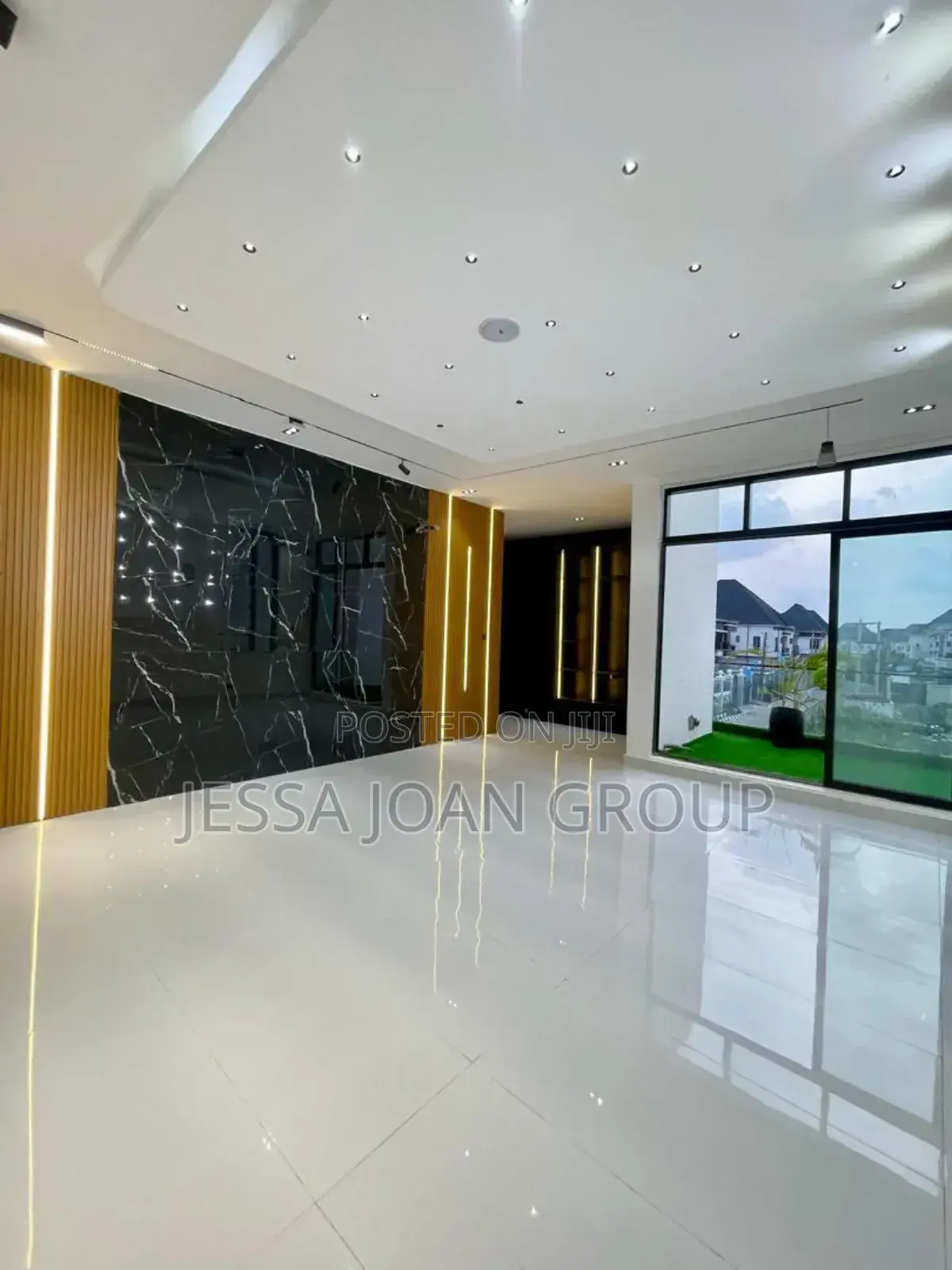 Furnished 5bdrm Mansion in Chevron for sale