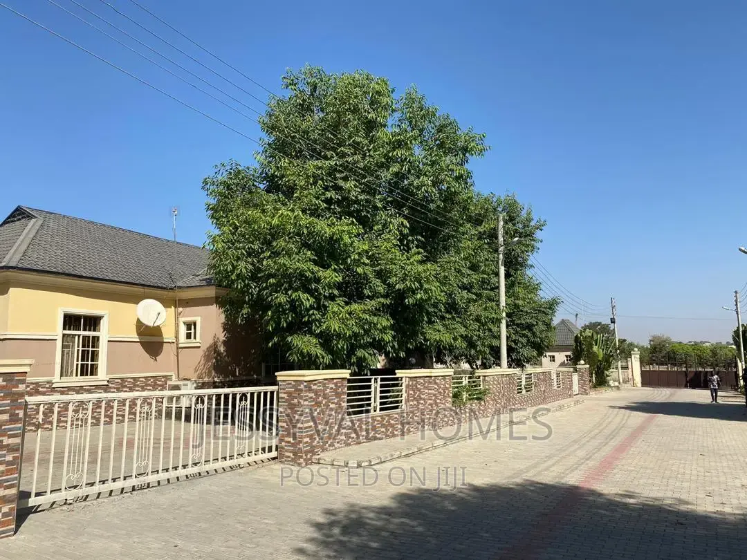 3bdrm Duplex in Karshi for sale