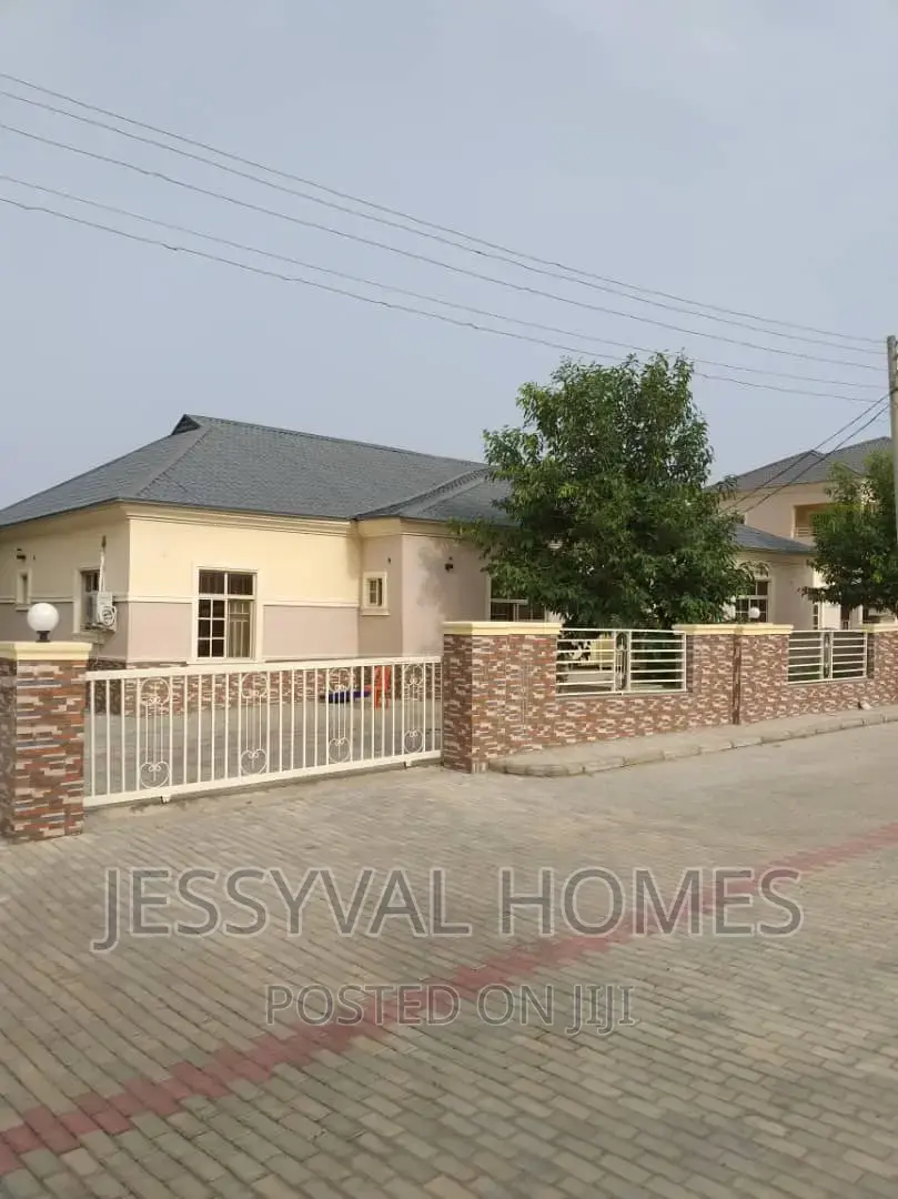 3bdrm Duplex in Karshi for sale