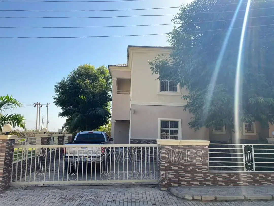 3bdrm Duplex in Karshi for sale