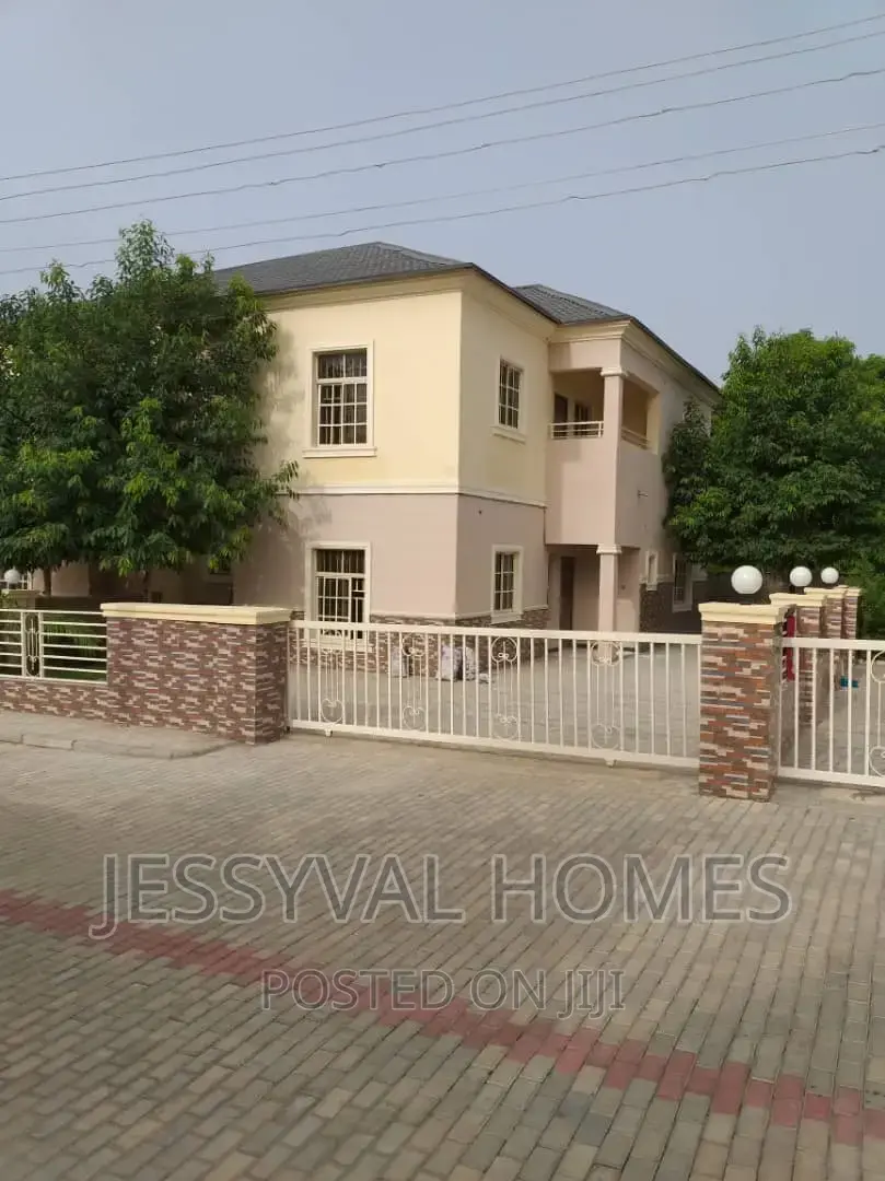 3bdrm Duplex in Karshi for sale