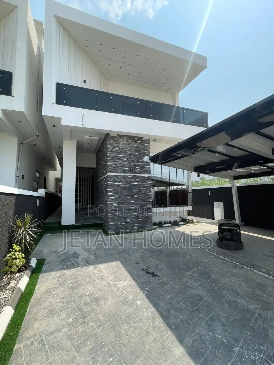 5bdrm Duplex in Lekki for sale