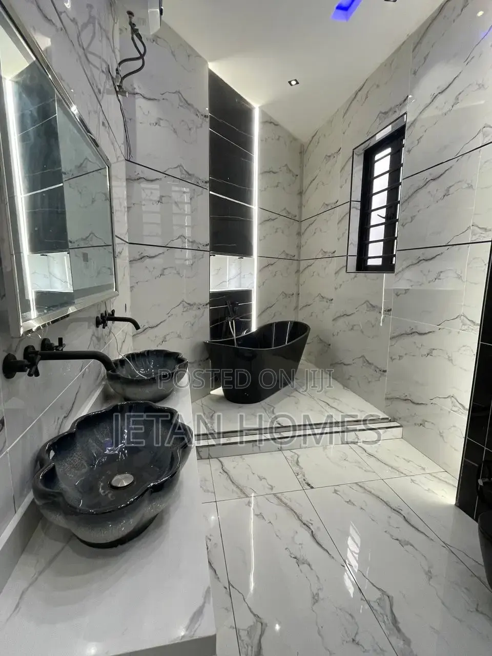 5bdrm Duplex in Lekki for sale