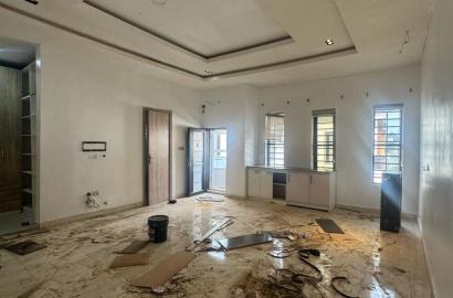 Direct renting Royal pine  gate 1, orchid, Lekki.  Master bedroom with open plan kitchen 3.3M Without open plan kitchen 3M