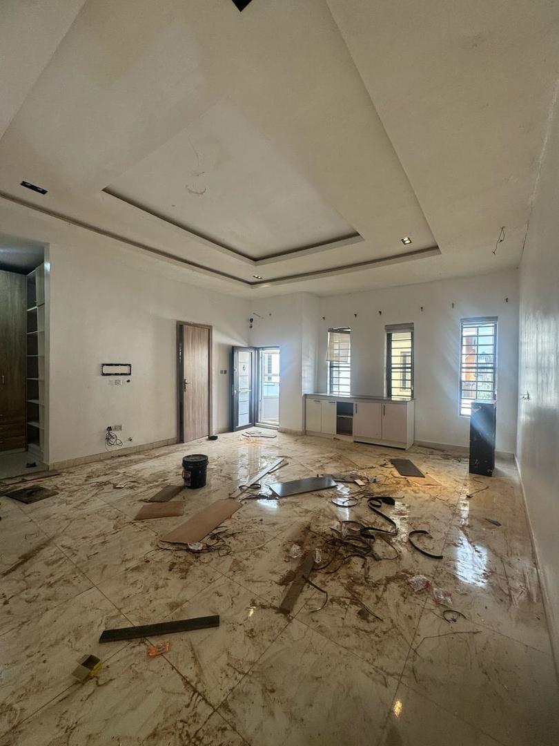 Direct renting Royal pine  gate 1, orchid, Lekki.  Master bedroom with open plan kitchen 3.3M Without open plan kitchen 3M