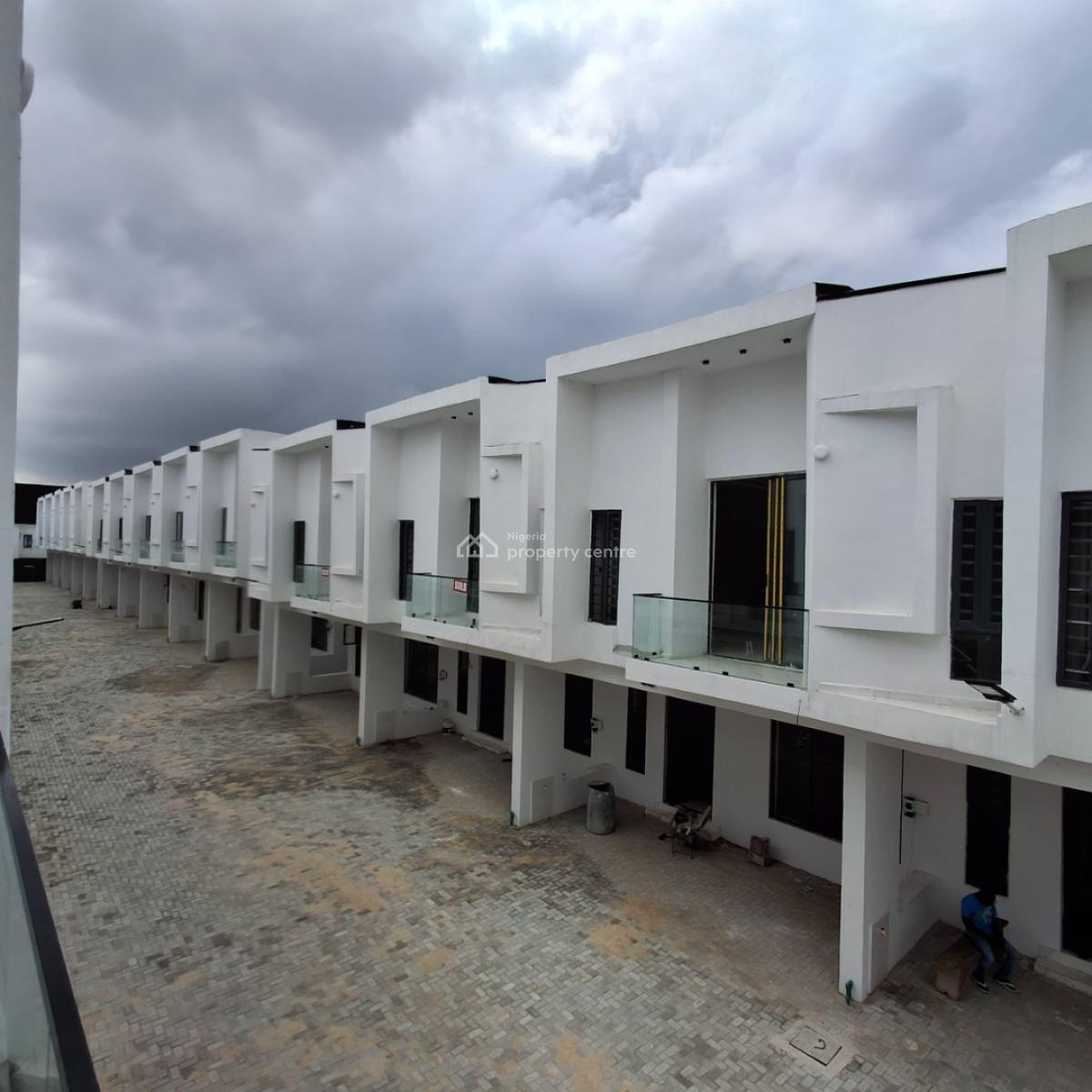 4 bedroom terraced duplex for sale