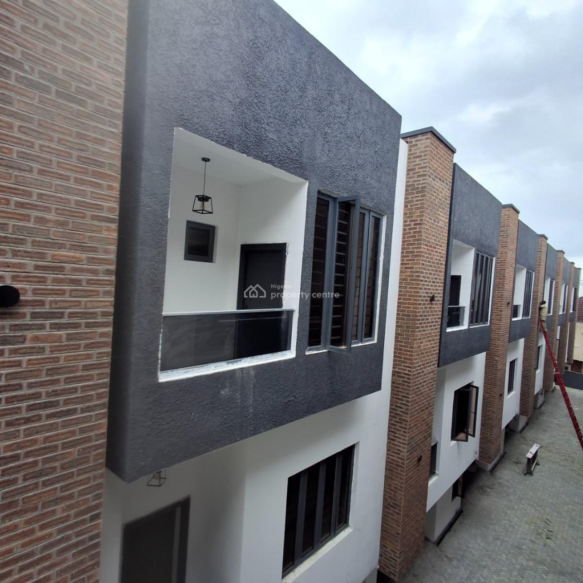 4 bedroom terraced duplex for sale