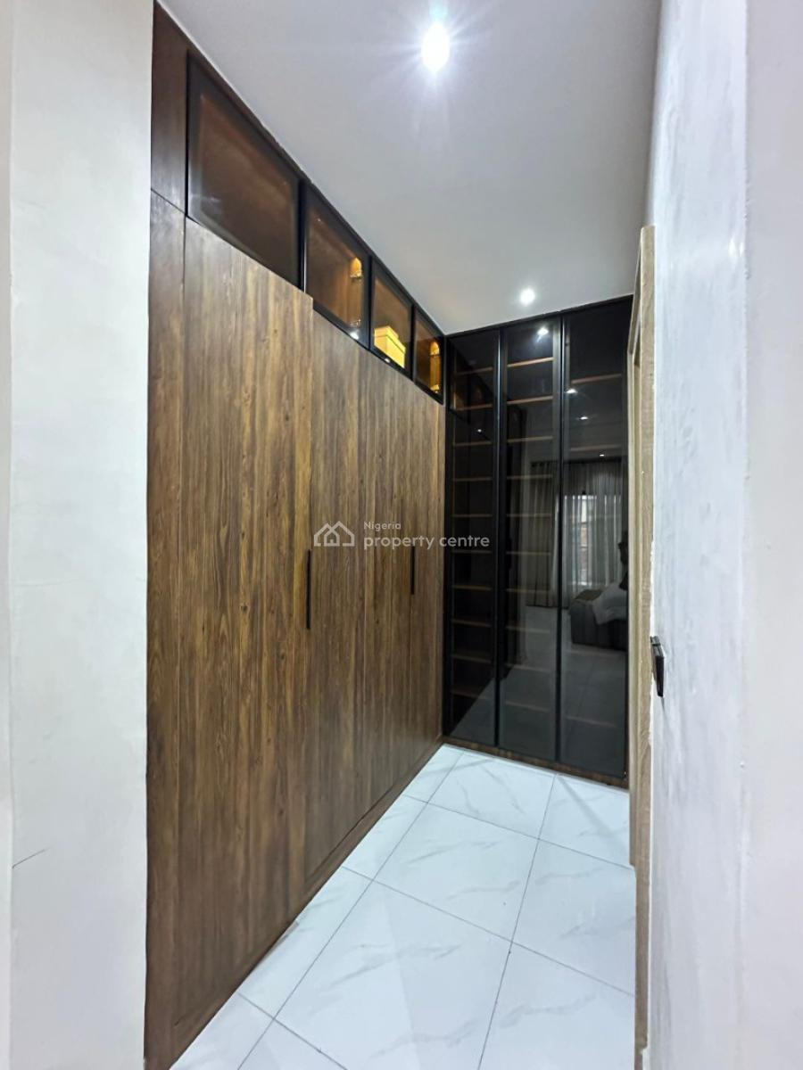 3 Bedroom Apartment With A Room Bq