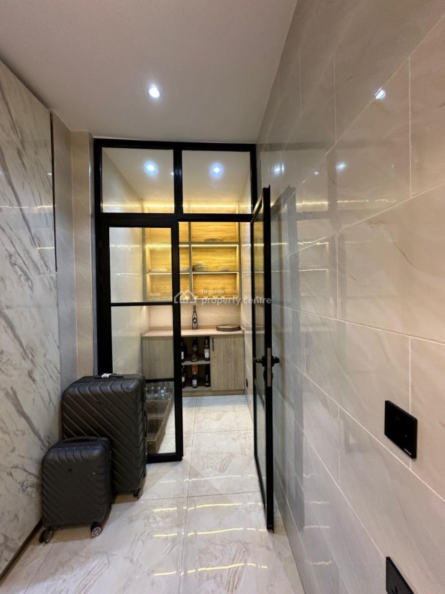 3 Bedroom Apartment With A Room Bq