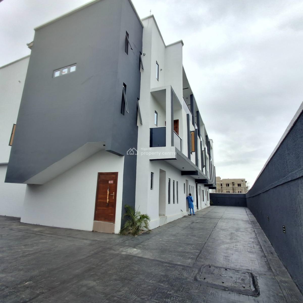 3 bedroom terraced duplex for sale