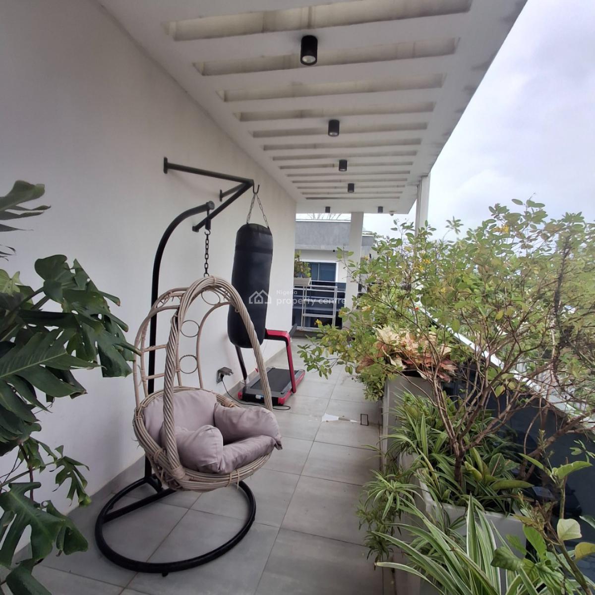 Fully Furnished Four Bedrooms Maisonette