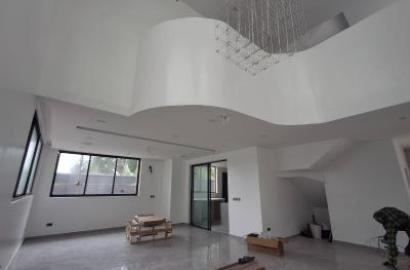 5 Bedroom House With Bq