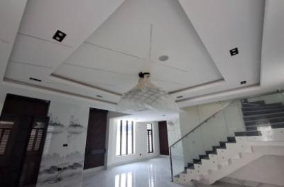 Luxury 5 Bedroom Detached With Cinema Gym And Swimming Pool